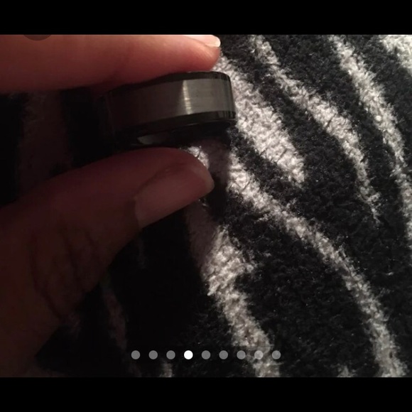 Alejandro Tungsten Rings - Picture 4 of 9